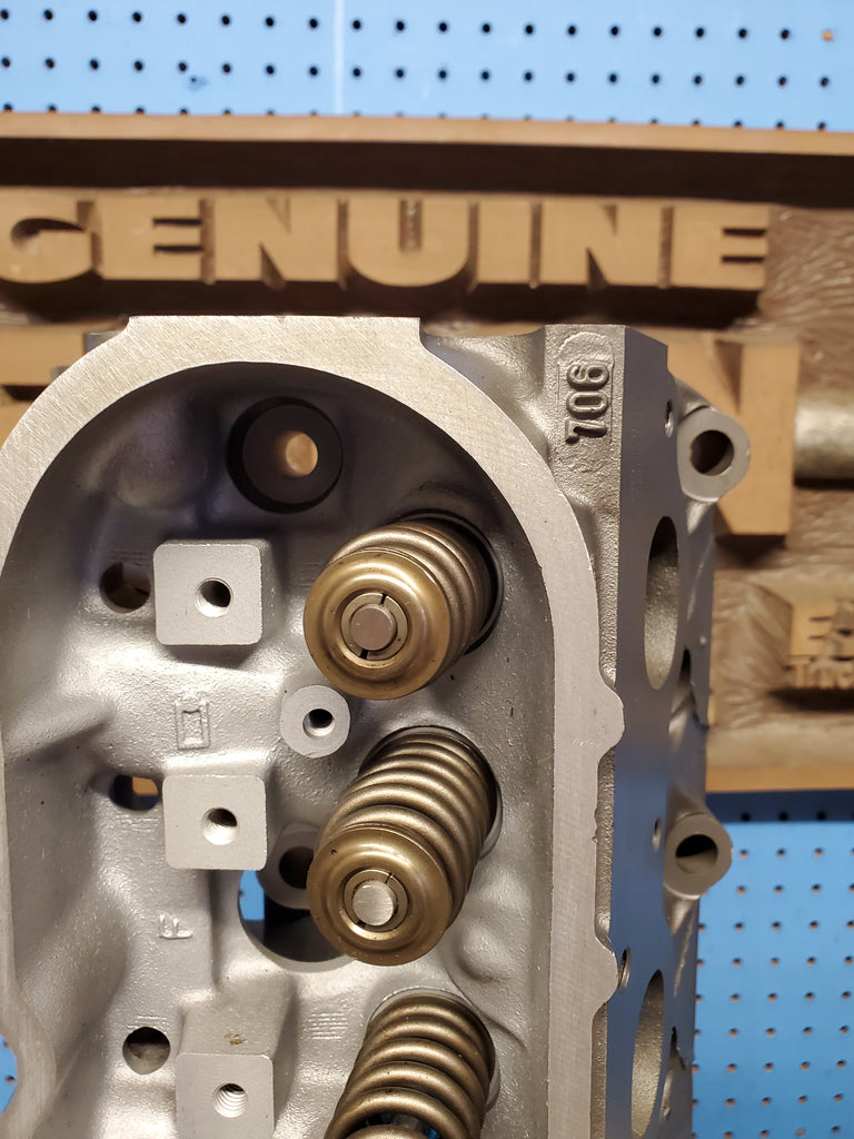 In Stock Brand New 4.8 5.3 706 cylinder head with springs valves guides seals ready to install