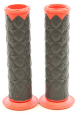 Load image into Gallery viewer, SPIDER SLR SLIM LINE GRIPS RED/BLACK SLR R/B