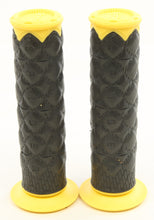 Load image into Gallery viewer, SPIDER SLIM LINE SLT GRIPS YELLOW/BLACK 7/8" SLT Y/B
