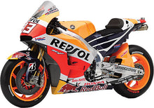 Load image into Gallery viewer, NEW-RAY REPLICA 1:12 SUPER SPORT BIKE 15 HONDA REPSOL (MARQUEZ) 57753