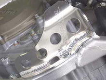 Load image into Gallery viewer, WORKS ENGINE GUARD RIGHT ONLY CRF450 '05 23-4521