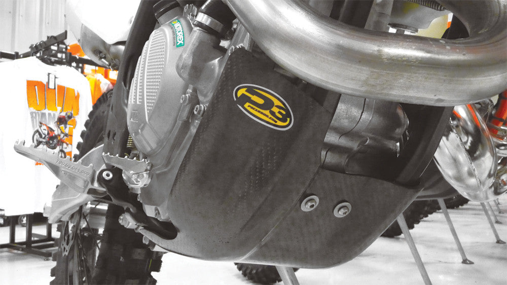 P3 SKID PLATE CARBON FIBER 301093