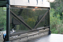 Load image into Gallery viewer, SPIKE REAR WINDSHIELD TNT POL 77-9600A-T