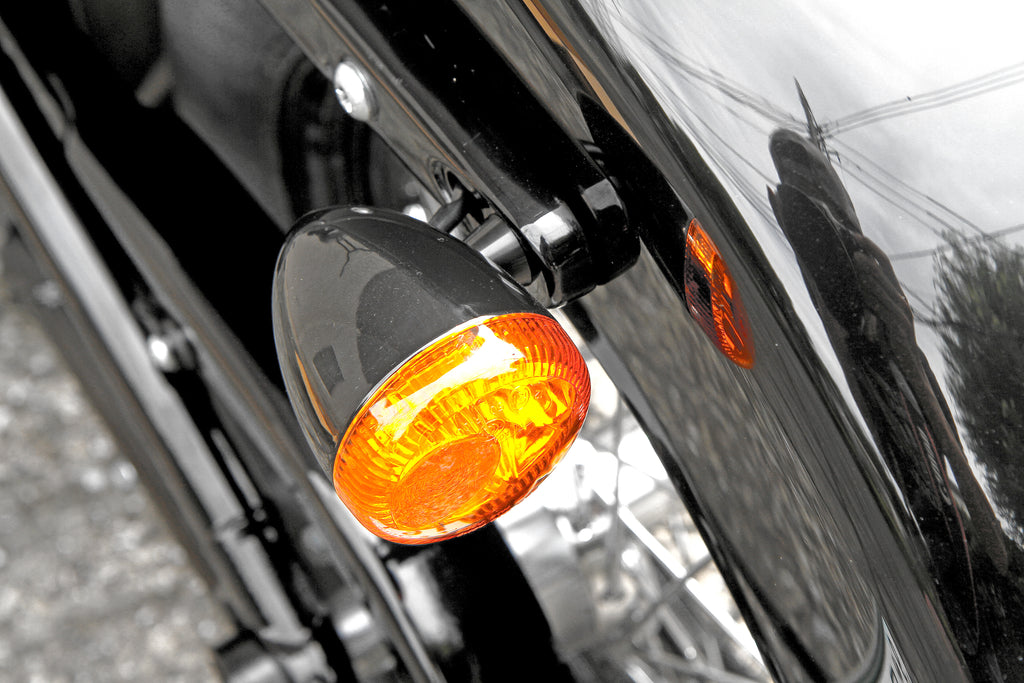 WEST-EAGLE TURNSIGNAL OFFSET MOUNT REAR SOFTAILS 18-UP H1019